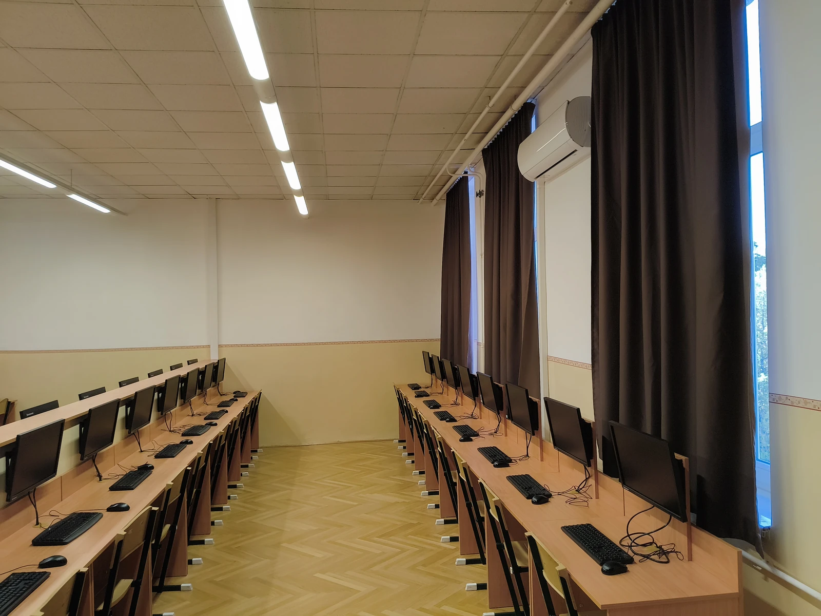 Új informatika terem (224) - 1. kép